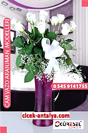 11 BEYAZ GÜL ÜRÜN KODU CV48 Cam Vazolu Çiçek Aranjman