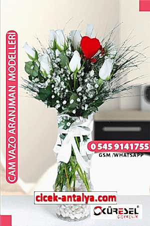11 GÜL ÜRÜN KODU CV15 Cam Vazolu Çiçek Aranjman
